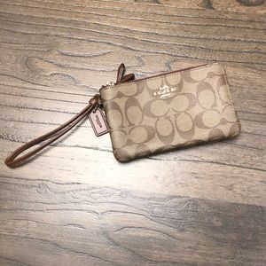 Coach wristlet wallet